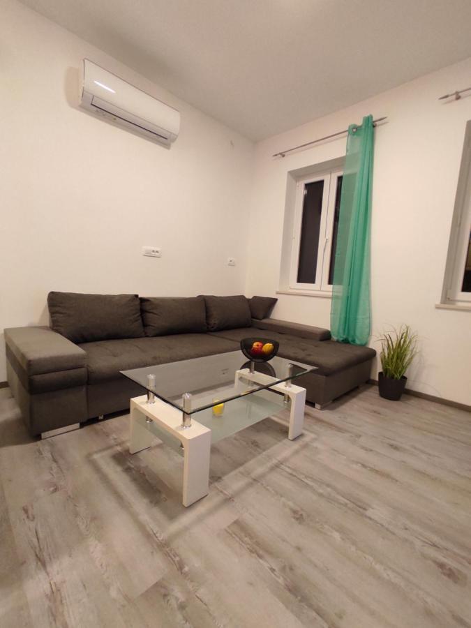 Apartment Ravnice Omiš Exterior foto